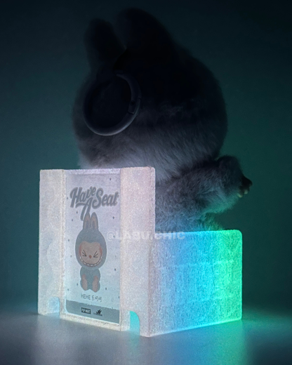 LabuChic V2 White Glow Display Chair