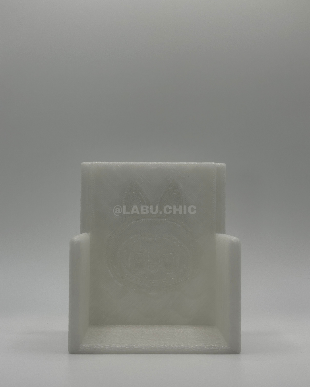 LabuChic V1 White Glow Display Chair