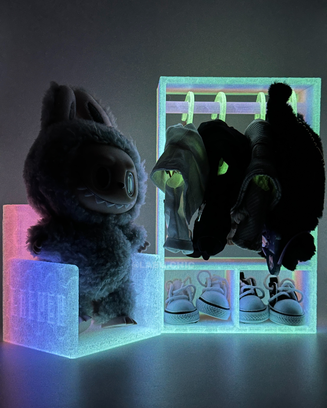 LabuChic V1 White Glow Set